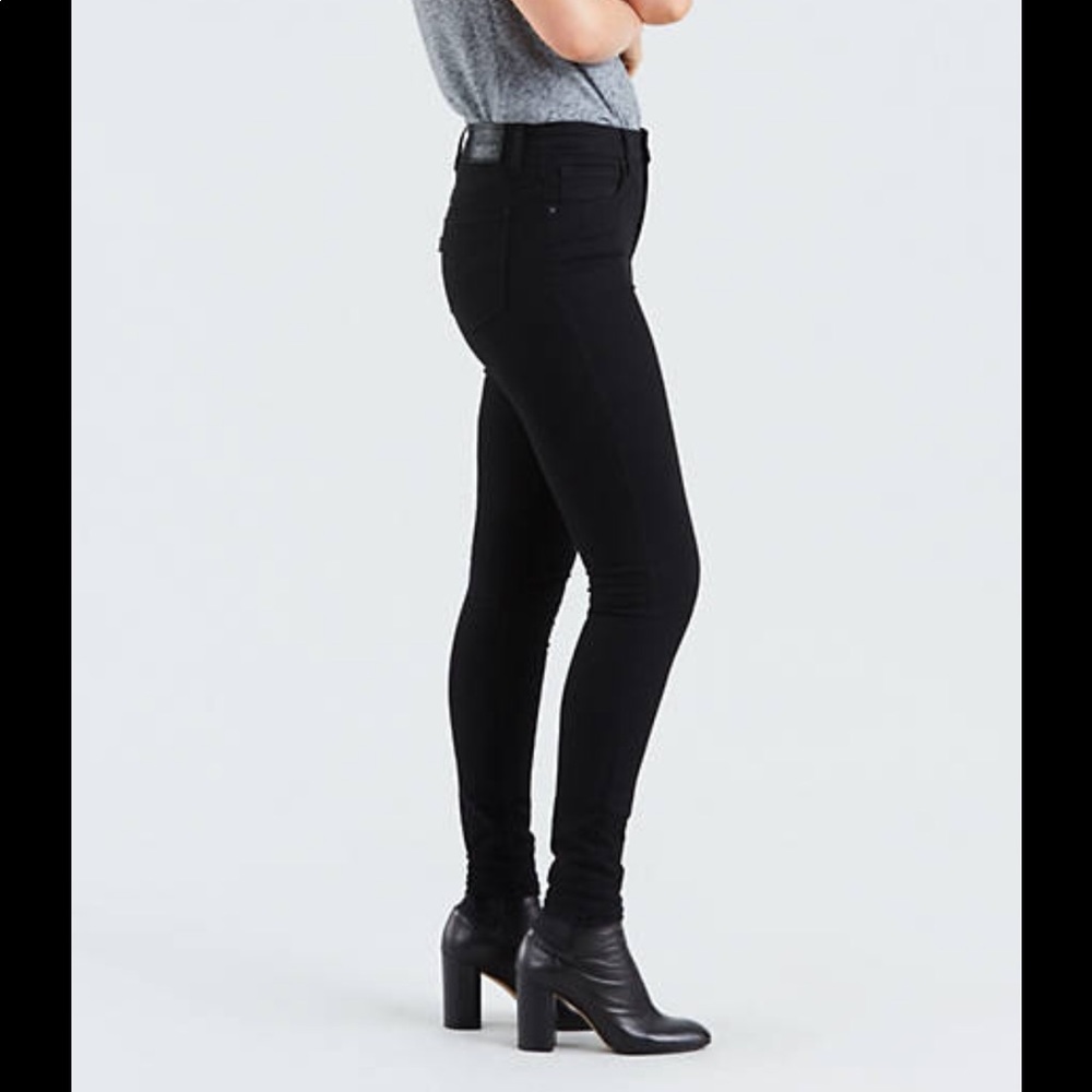 LEVI’S 721 High Rise Skinny Jeans